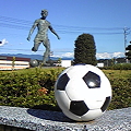 Photos: 韮崎駅、球児の像。