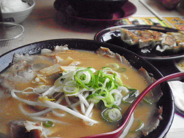 ラーメン横綱のチャーシュー麺　餃子