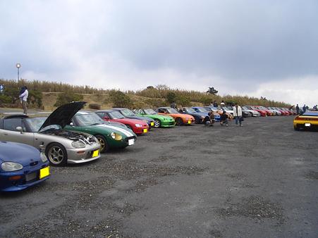 ずらーっと並んだカプチーノ。対面にもずらーっと並んでます