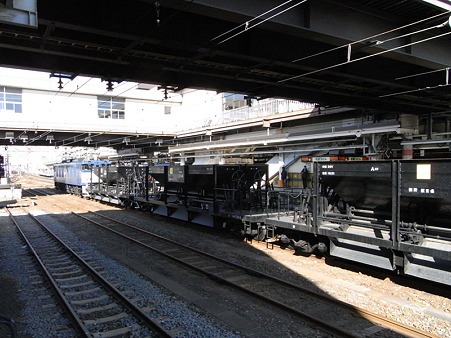 八王子駅にて