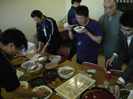 鑑賞会の方々からのおふくろの味プレゼント