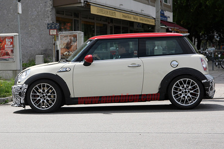 04-mini-cooper-jcw-challenge-spy-shots