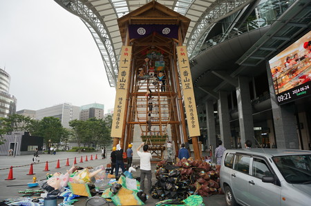 【2014年6月24日撮影】博多祇園山笠 飾り山笠 博多駅 2014年 飾り付けの様子 (5)