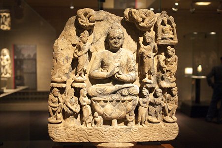 2010.11.15　東京国立博物館　仏像の道－インドから日本へ　浮彫仏説法図　ガンダーラ