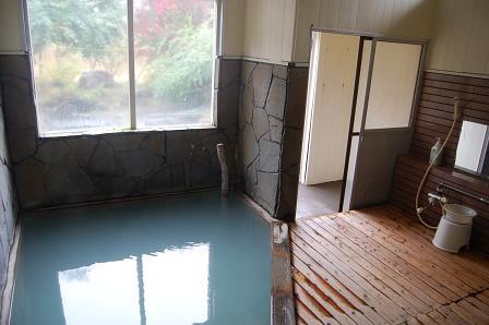 男性内風呂と左右対称っぽい