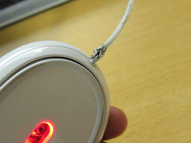 壊れかけのApple Mouse